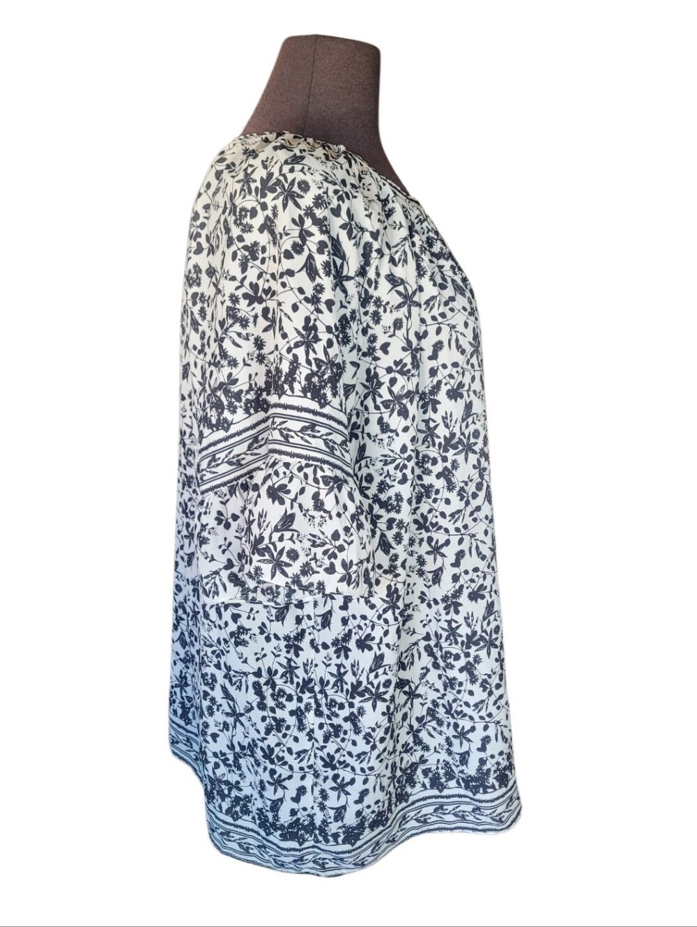 Max Studio Women’s Black & White Floral Peasant Top - Picture 11 of 13